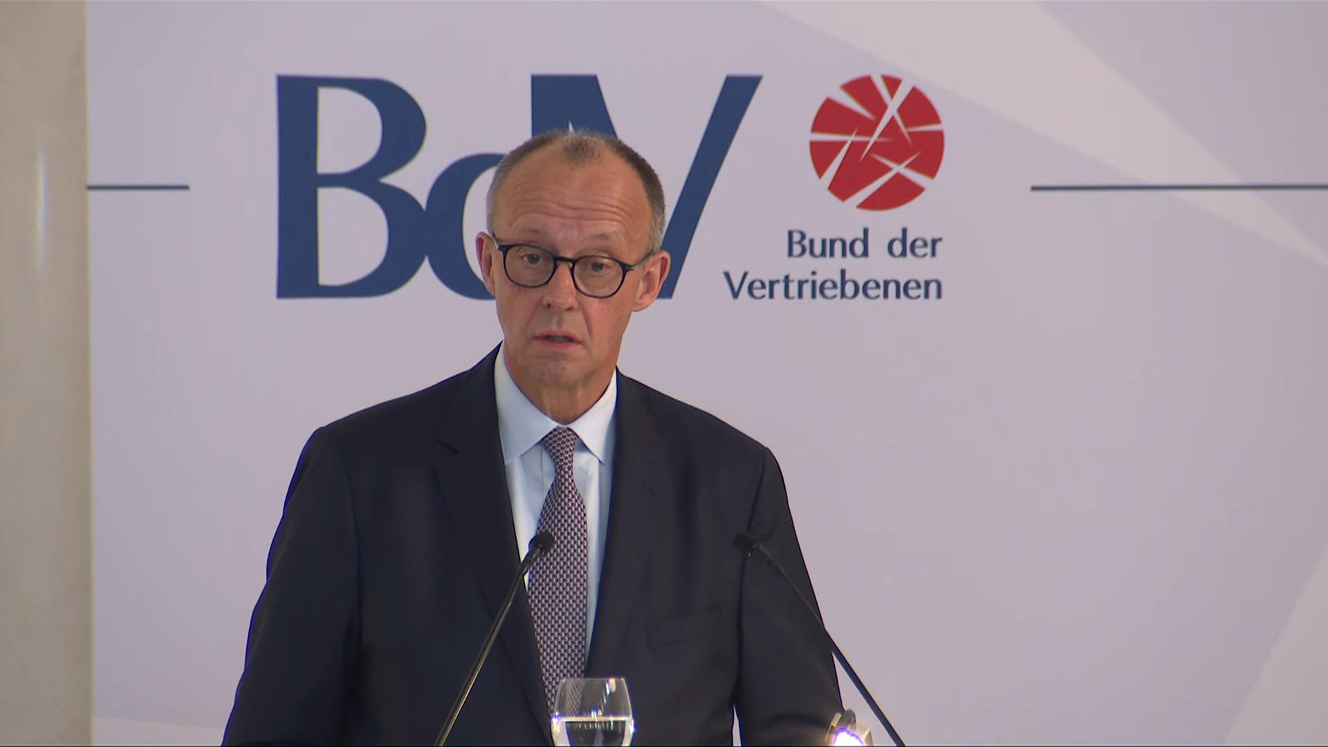 Merz: "Erst rechtlos, dann heimatlos"