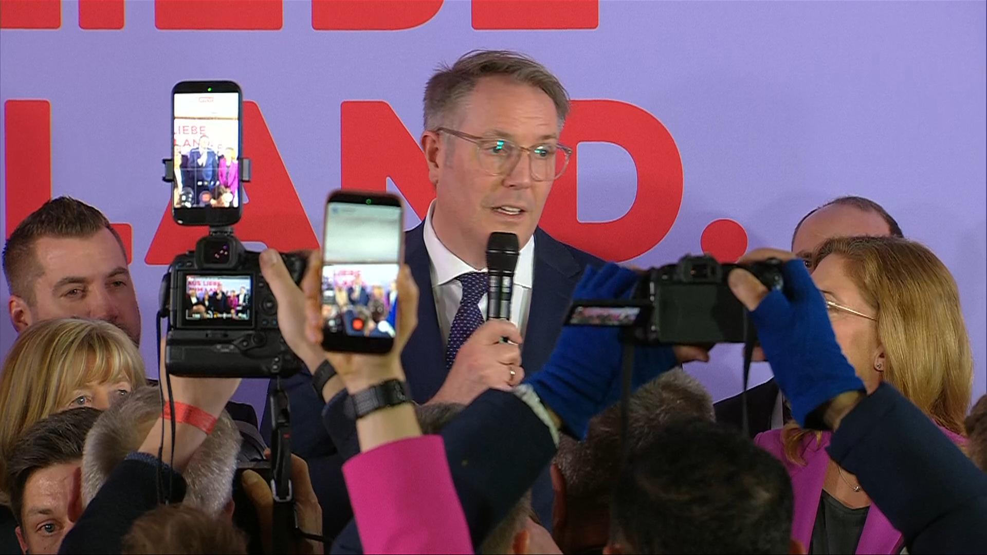 Ministerpräsident Schweitzer: "Sollten nicht den Kopf in den Sand stecken"