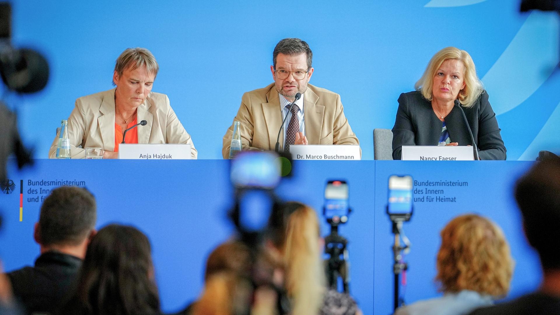 Nach Solingen: Ampel kündigt Maßnahmen an