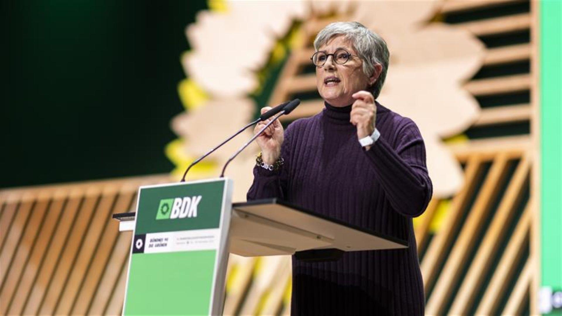 Neue Regierung: "Leider sind wir hundert Schritte zurückgegangen"