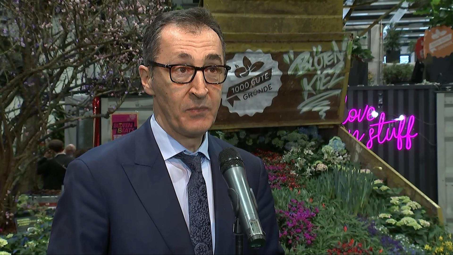 Özdemir und Wegner auf Grüner Woche