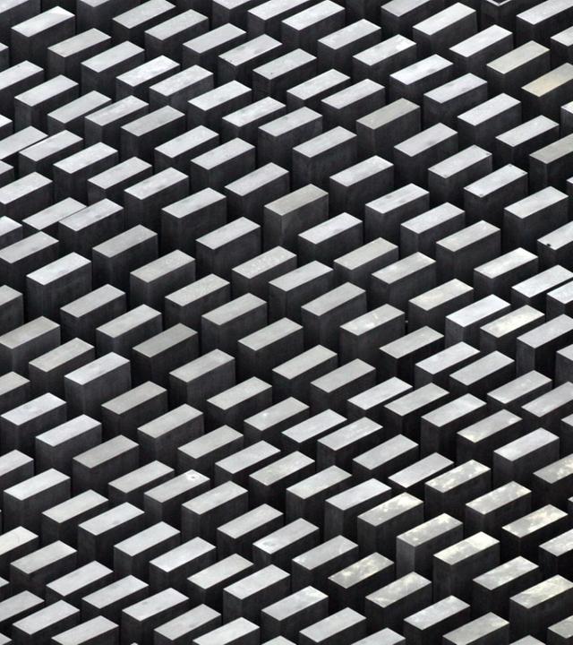 #OnThisDay: Eröffnung Holocaust-Mahnmal Berlin (10.05.2005)