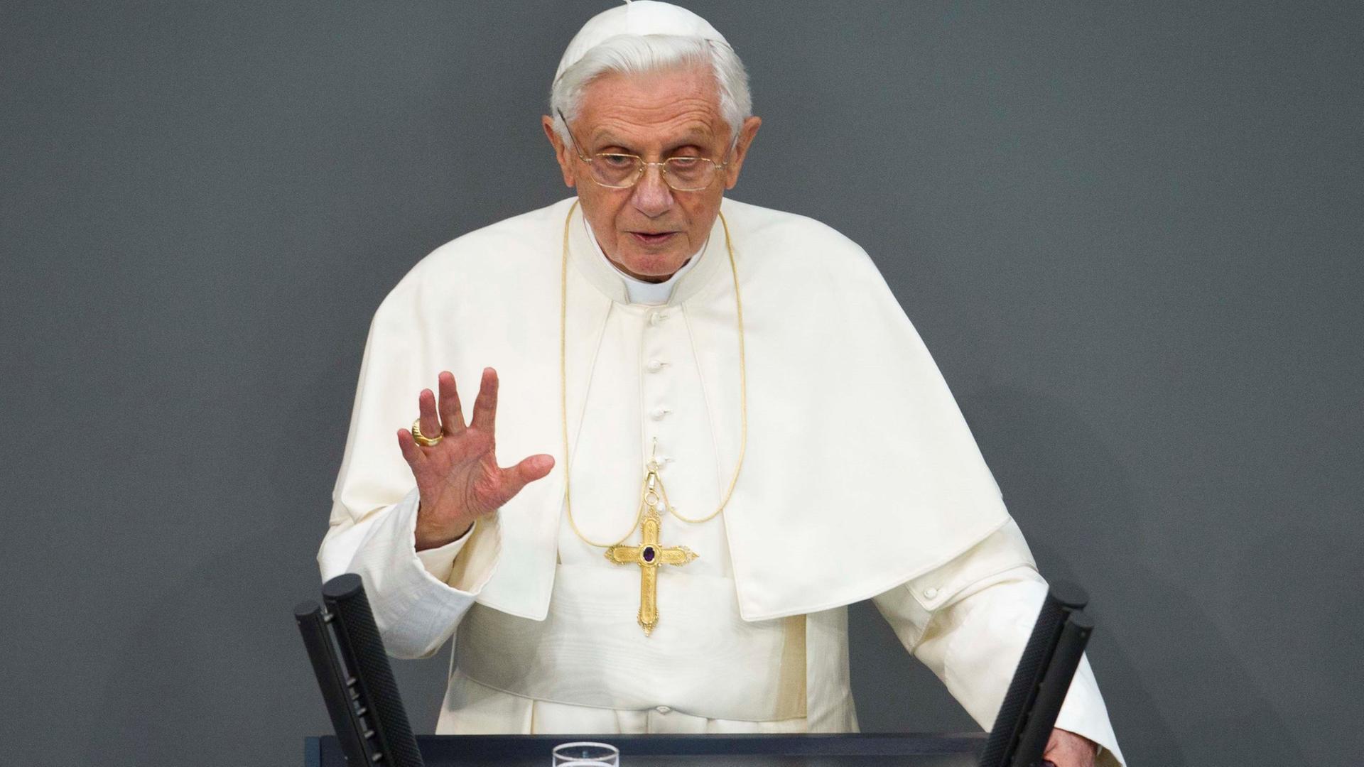 Papst Benedikt XVI. im Bundestag (22.09.2011)