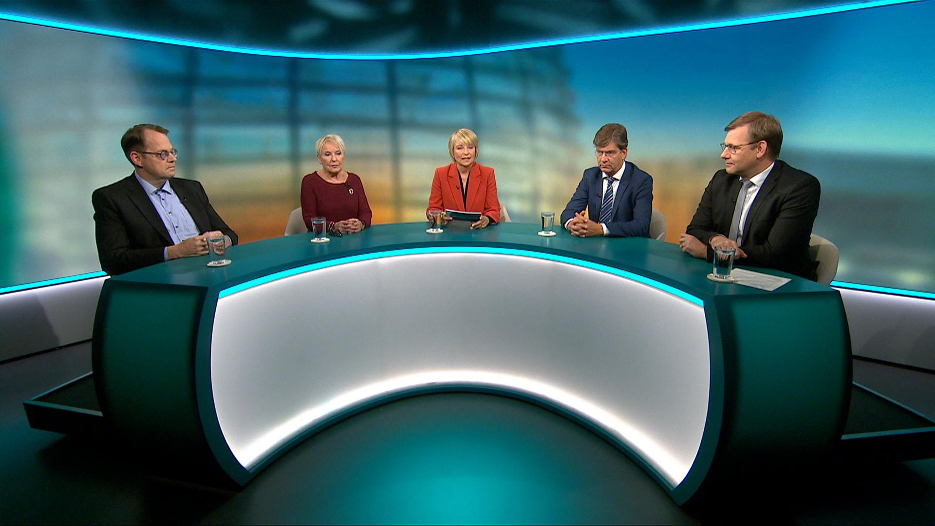 Per Los zur Bundeswehr - Streit in der Koalition