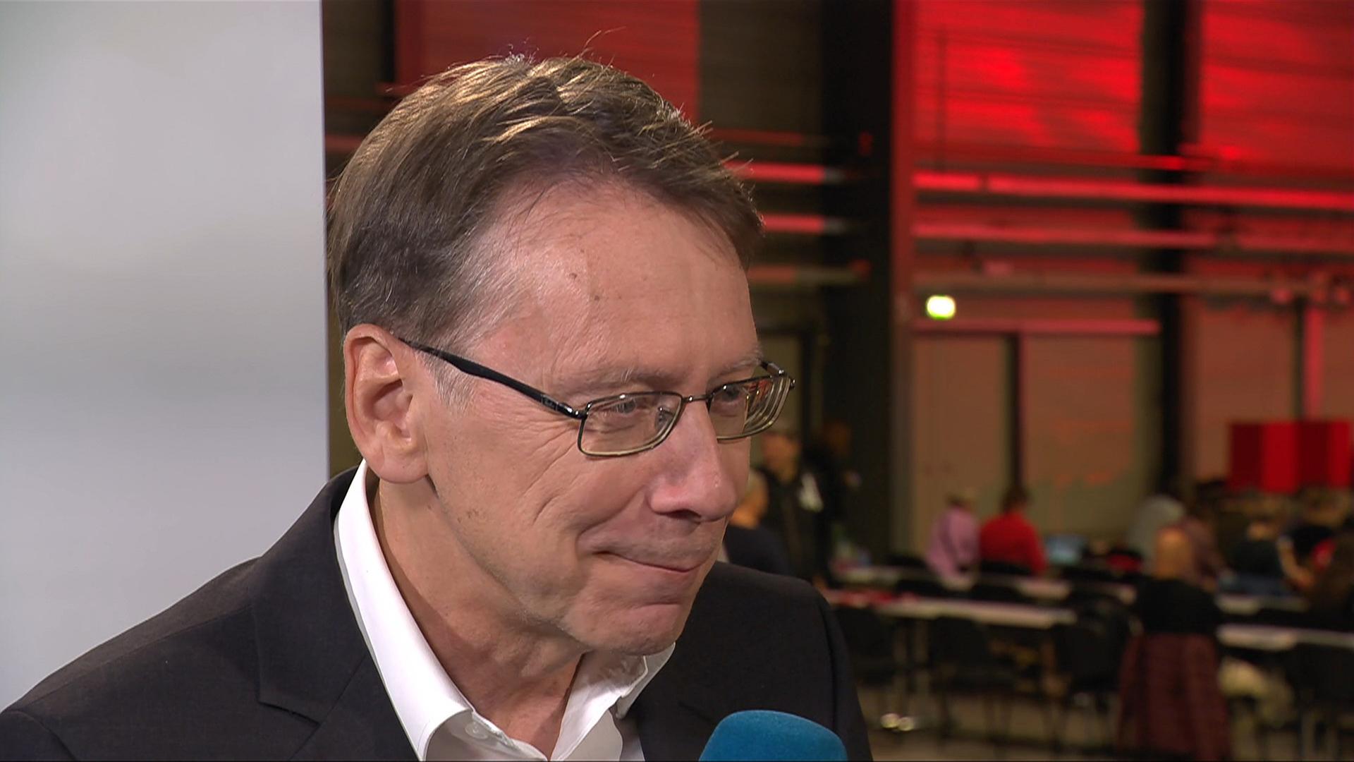 Politikwissenschaftler Prof. Uwe Jun im Gespräch mit Katharina Kühn