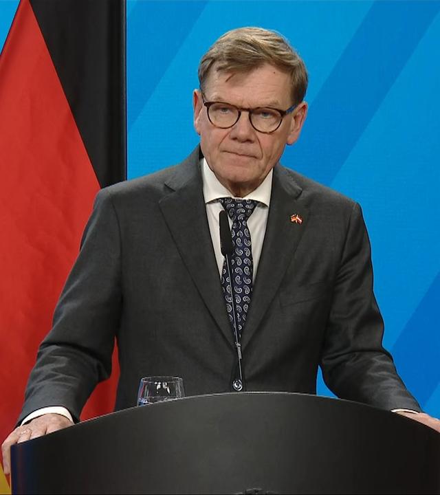 Pressekonferenz mit Bundesaußenminister Johann Wadephul (CDU) und Beate Meinl-Reisinger (NEOS)