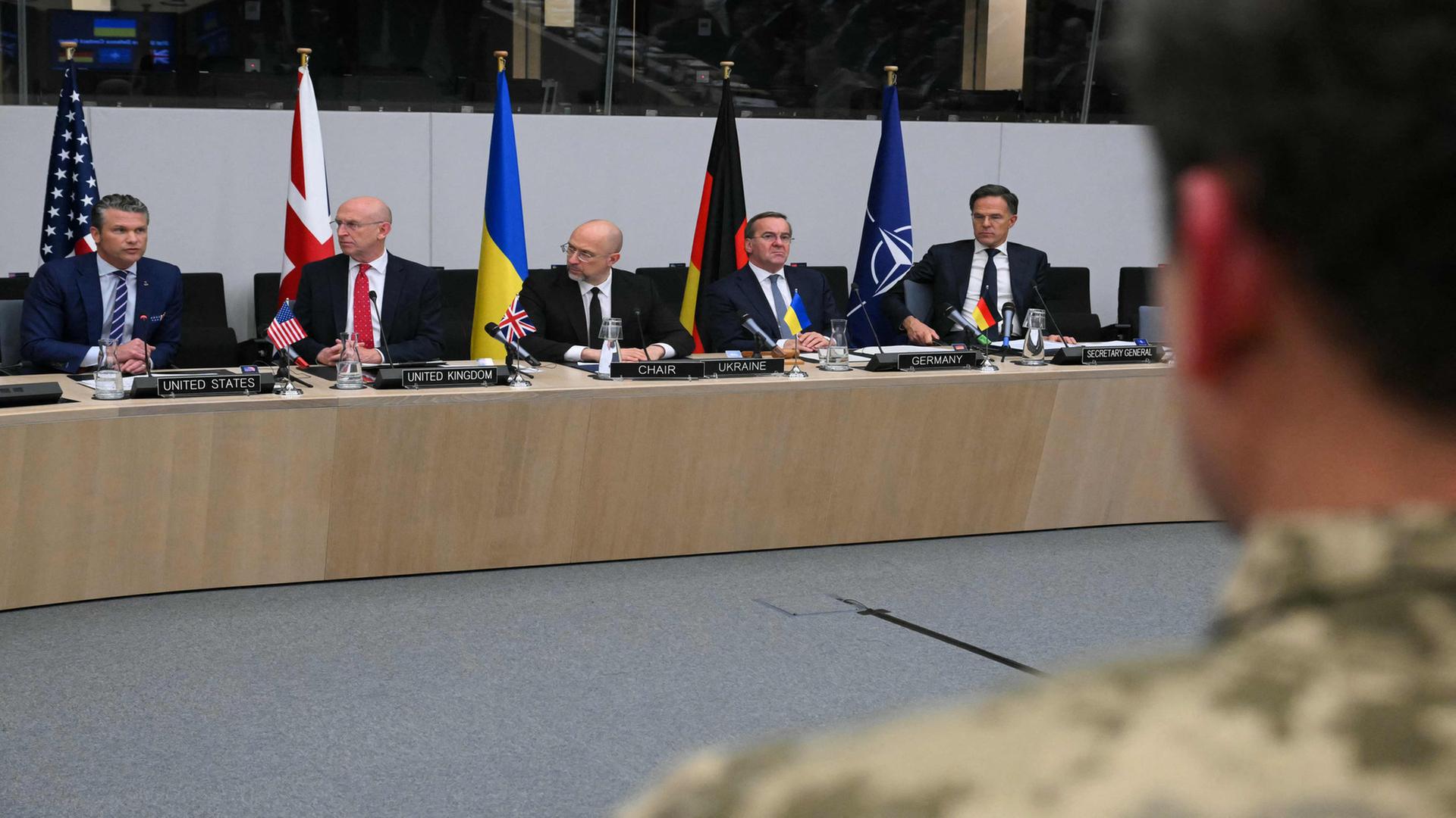 Pressekonferenz zum Treffen der Ukraine-Kontaktgruppe mit Boris Pistorius