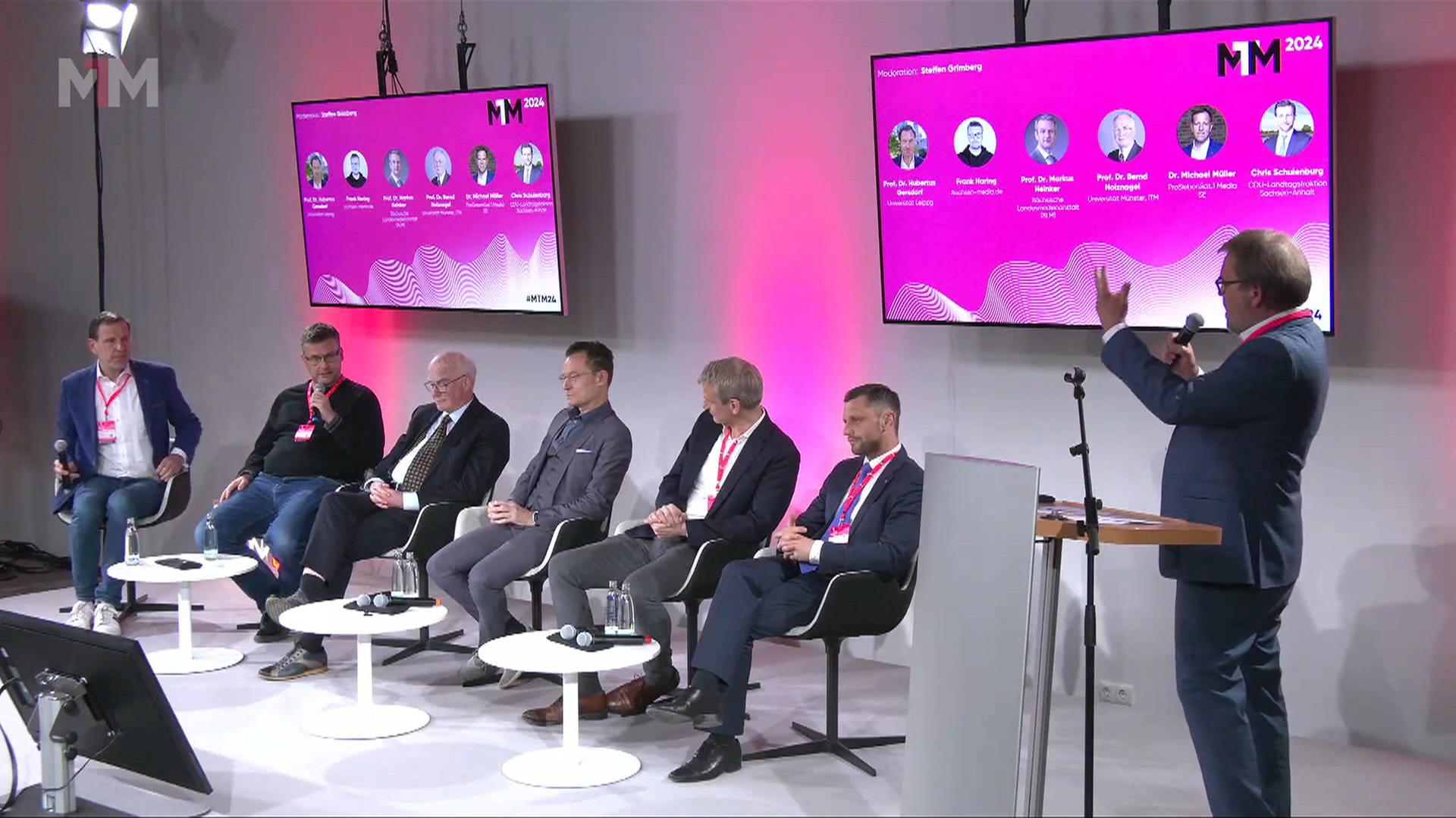 Privat GEZahlt?! Neue Fördertöpfe für private Medien