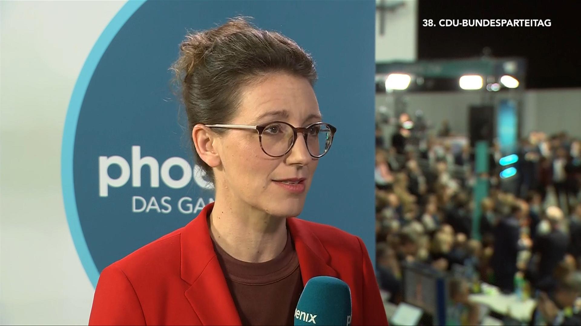 Prof. Jasmin Riedl zu Merz: "Ansehen nach außen strahlt nicht nach innen"