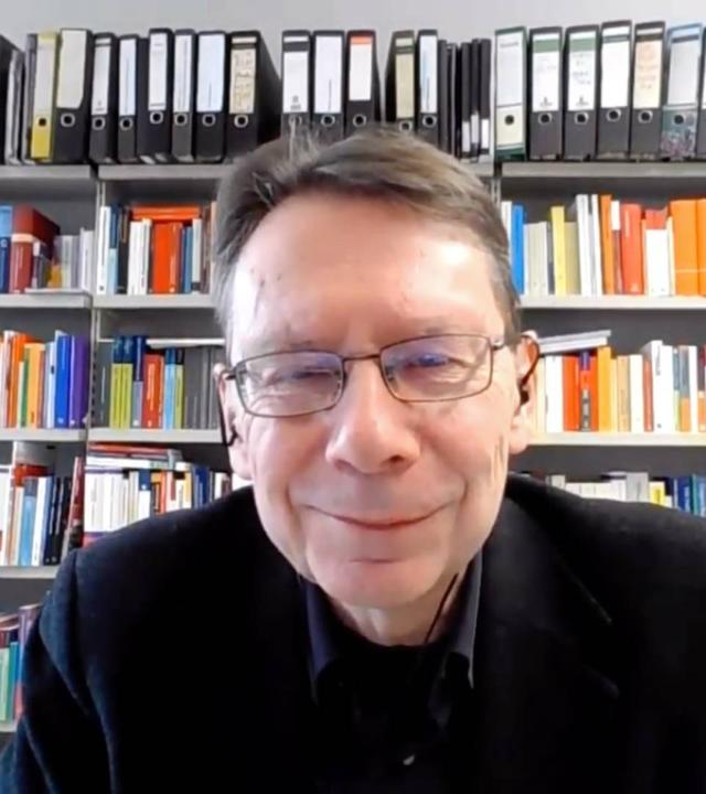 Prof. Jun zu beginnenden Sondierungen