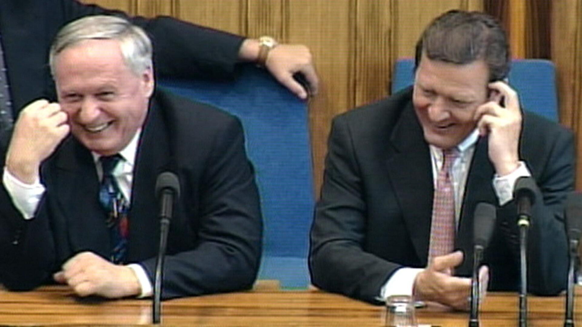 Regierungsauftrag und politisches Kabarett: SPD-Spitze nach dem Wahlsieg '98