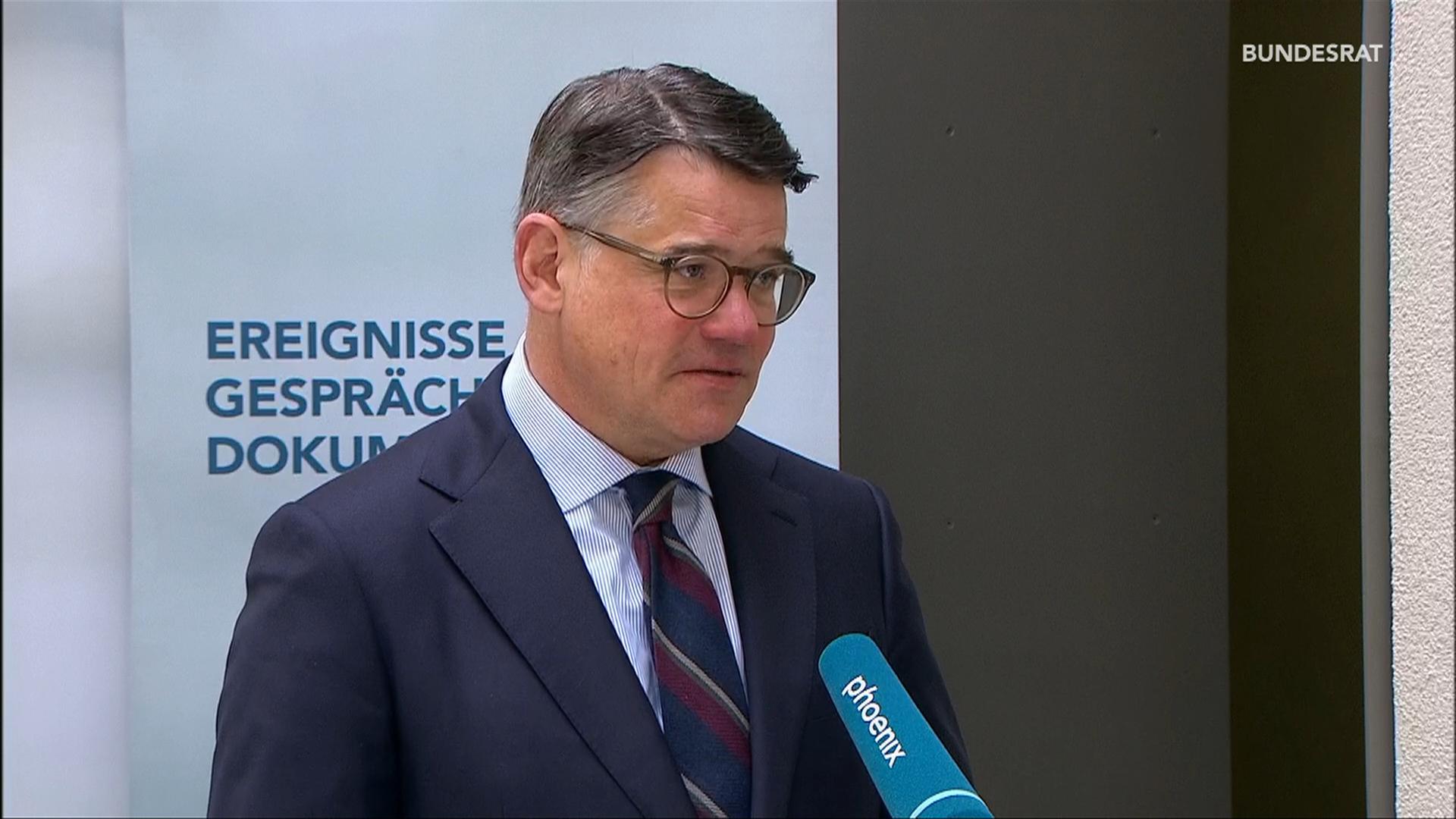 Rhein zu Reformen: "Jetzt geht Sorgfalt vor Schnelligkeit"