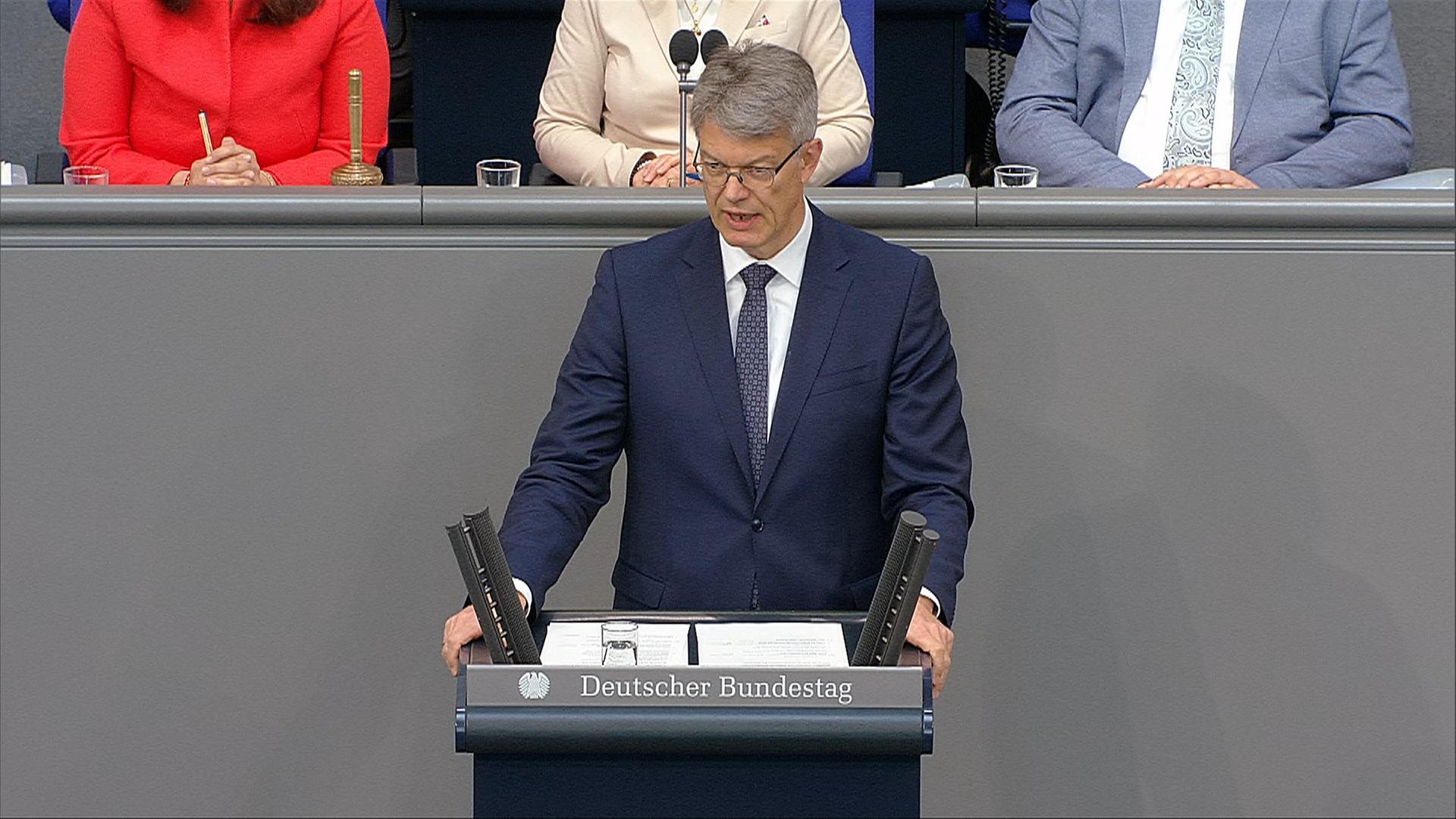 Schnieder: Sanierungsstau bei der Infrastruktur beenden