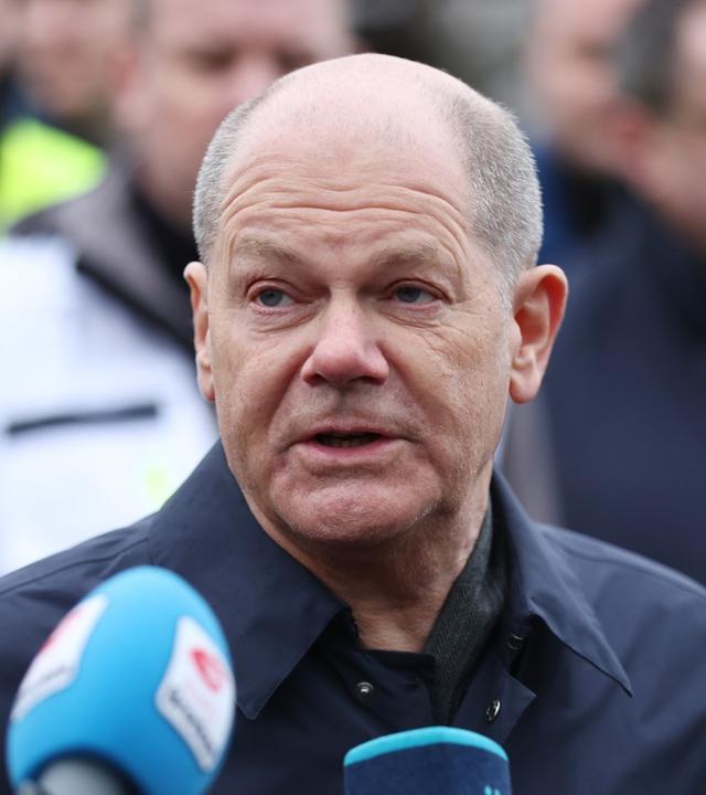 Scholz besucht Flutgebiet in Sachsen-Anhalt