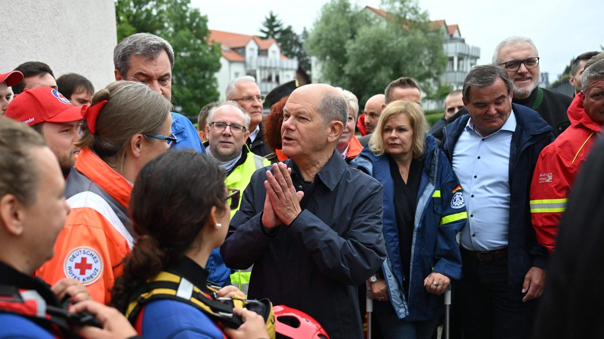 Scholz und Söder im Flutgebiet