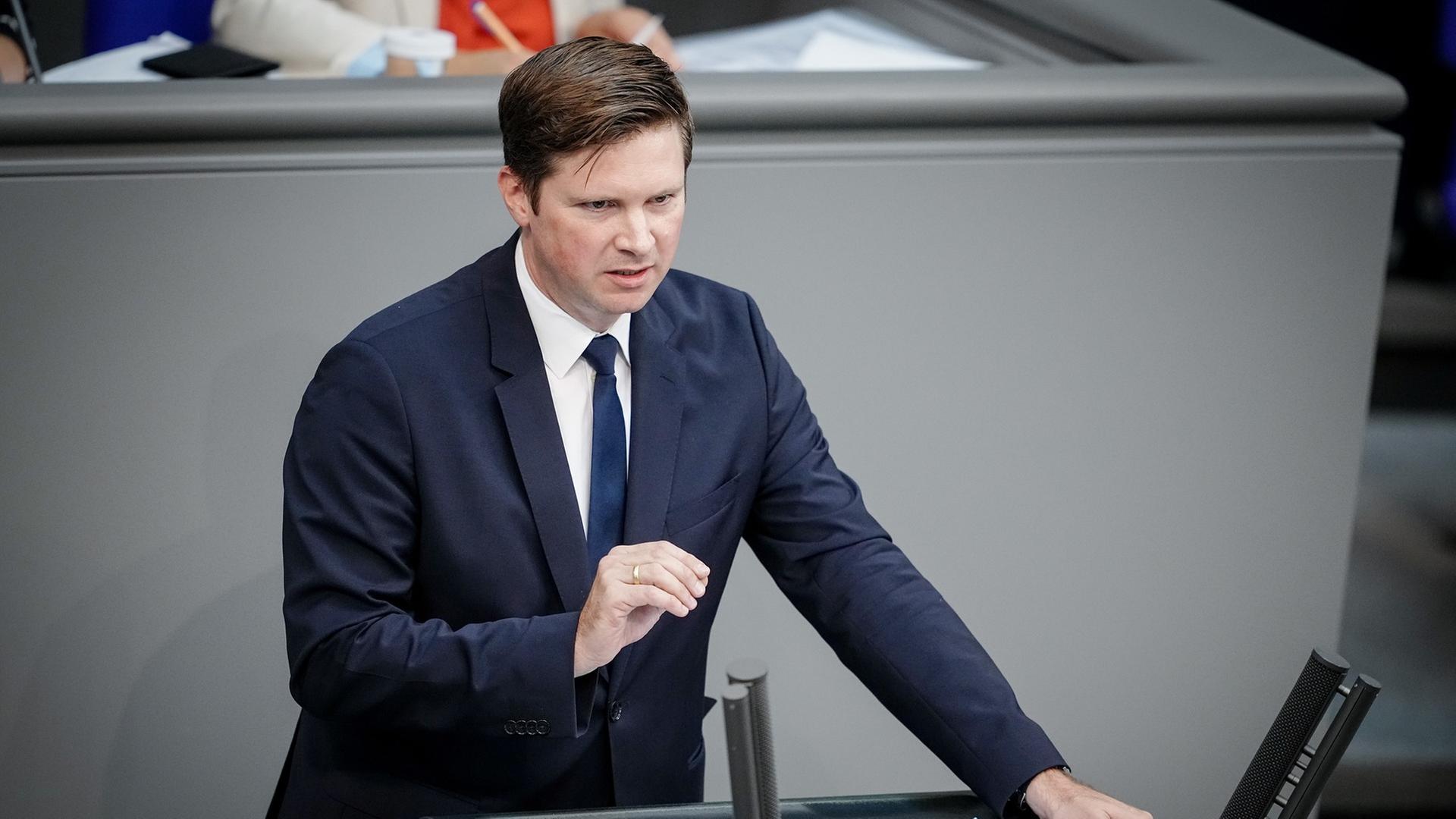 Staatssekretär Toncar bringt Haushalt 2023 ein