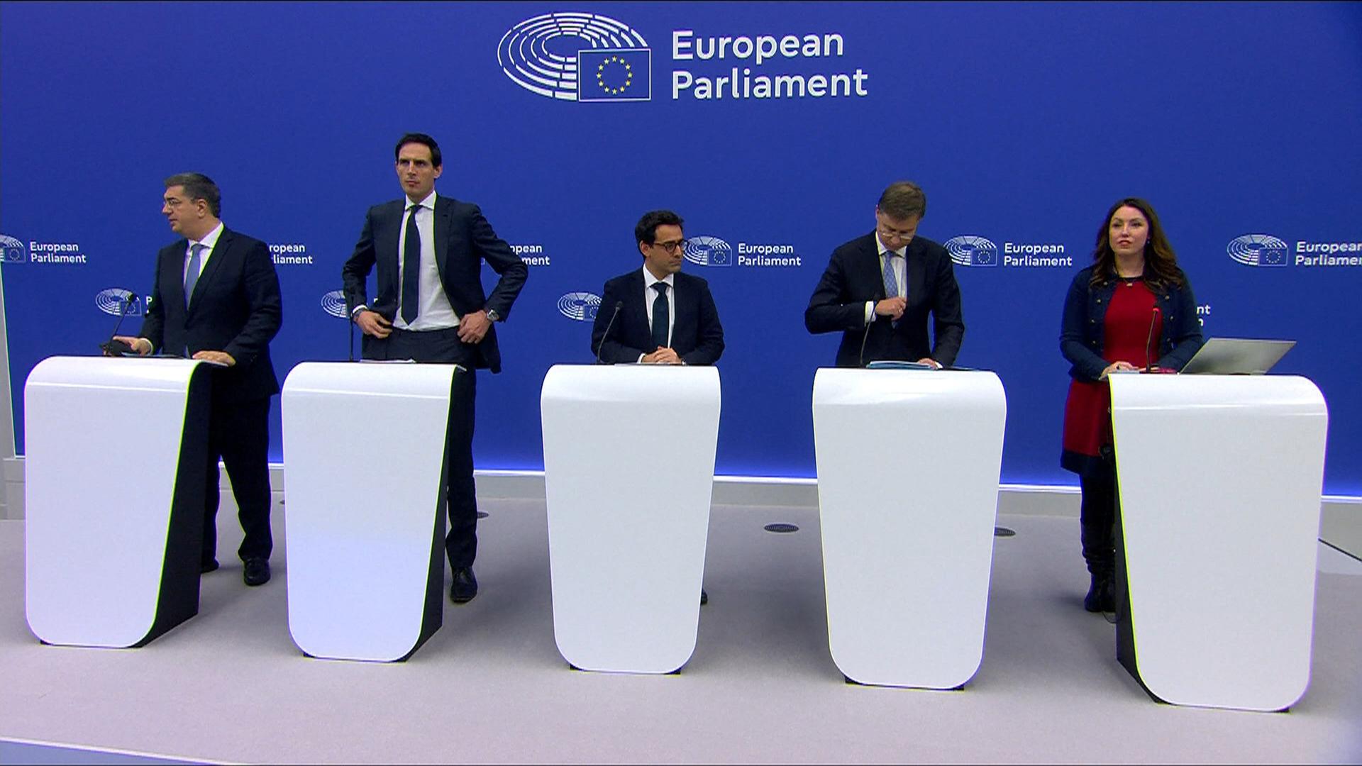 Straßburg: Pressekonferenz der EU-Kommission zum Automobilpakt