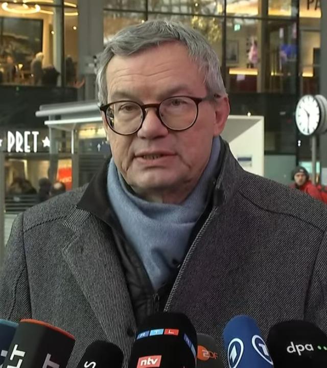 Tief 'Elli:' Bahn stellt Fernverkehr im Norden ein