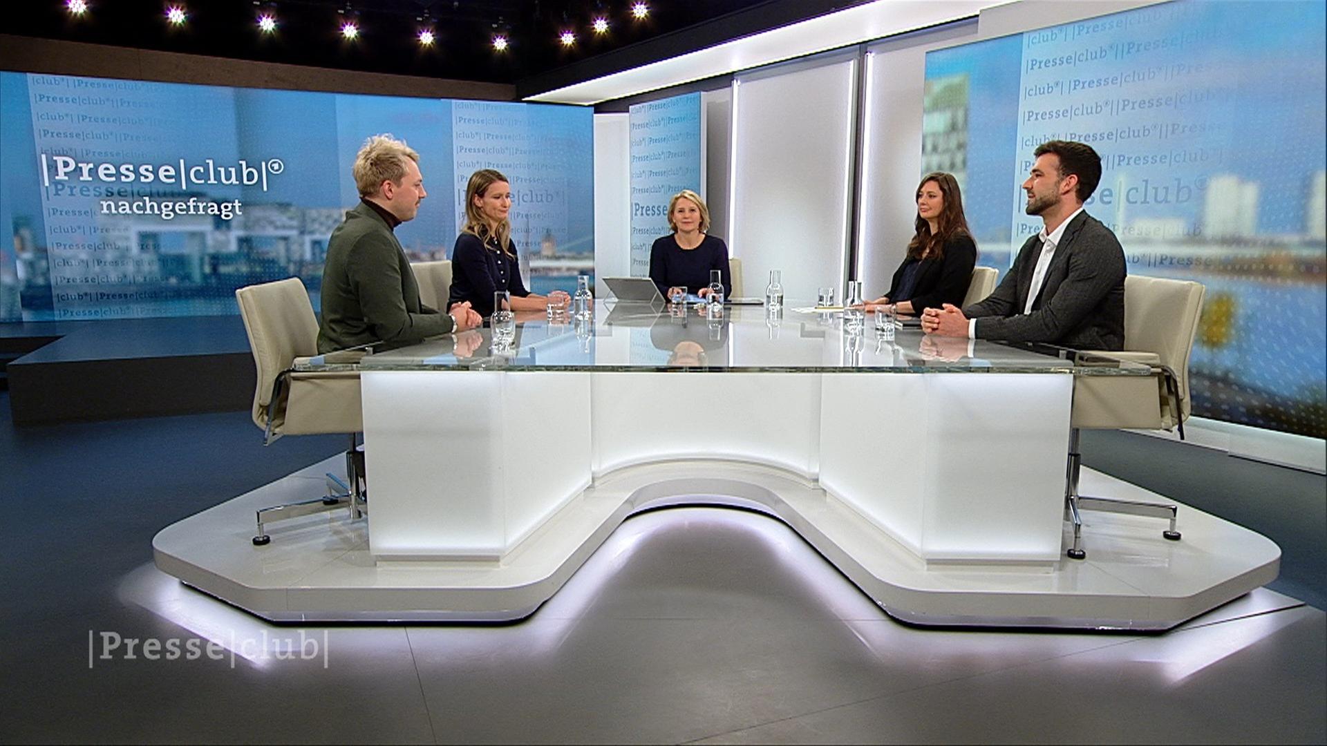 Tolerieren, regulieren oder verbieten: Wie umgehen mit Social Media?