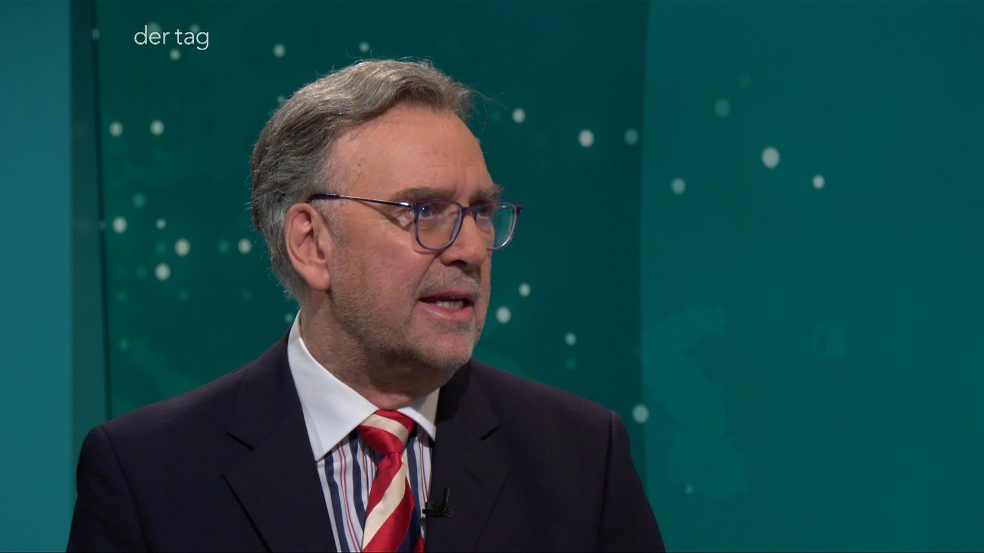 Umbach zur Ukraine: Das, was Putin militärisch nicht erobern kann, versucht er übers Verhandeln