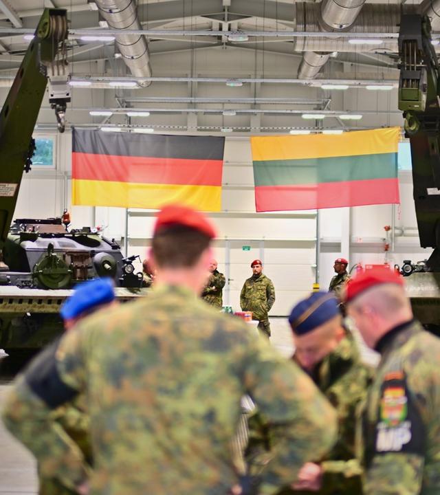 Unter Druck: Wie verteidigungsbereit ist Europa?