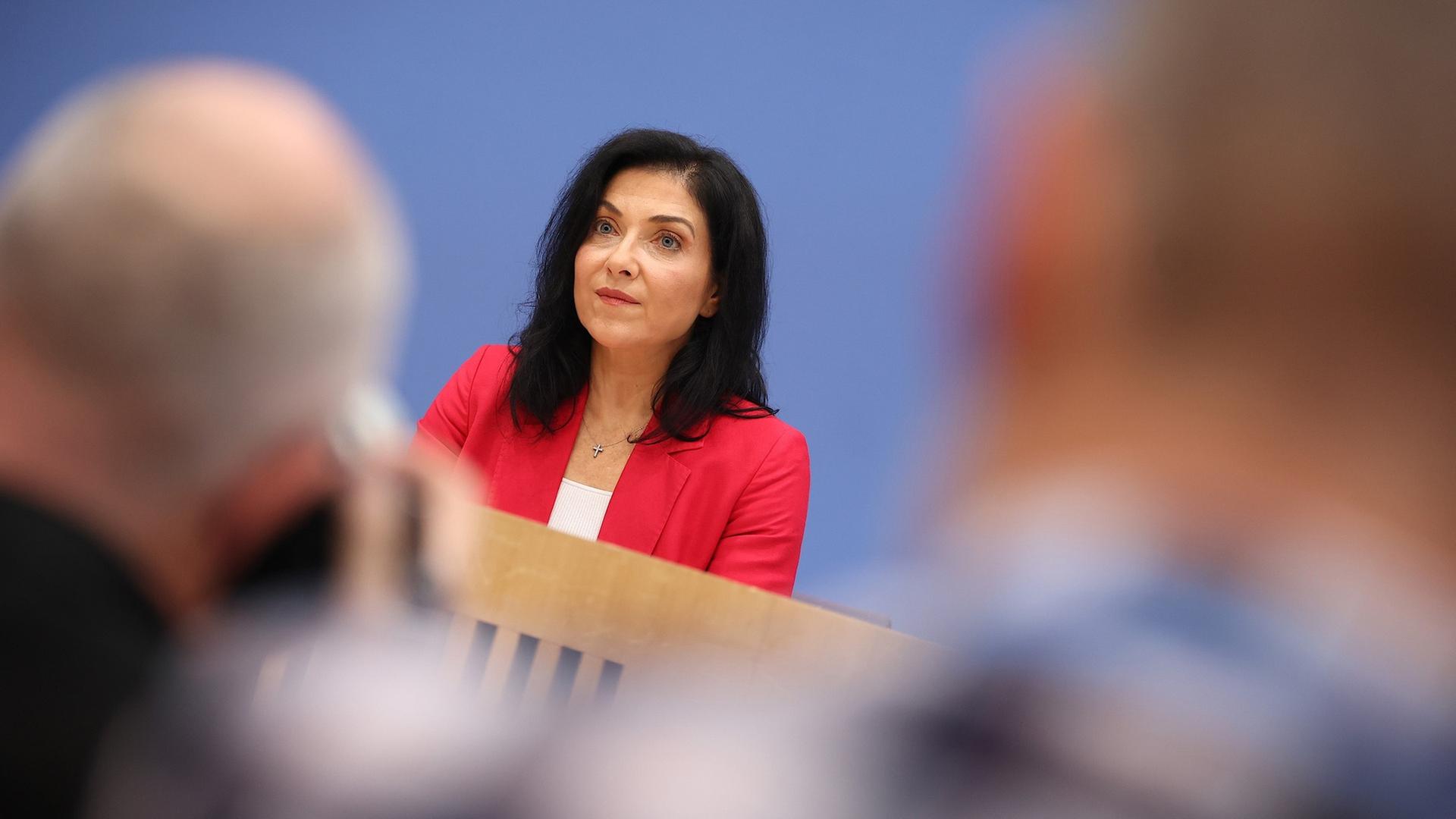 Vorstellung der Herbstprojektion: "Deutsche Wirtschaft tritt auf der Stelle"