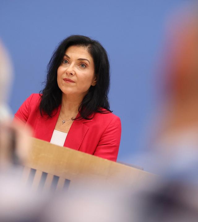 Vorstellung der Herbstprojektion: "Deutsche Wirtschaft tritt auf der Stelle"