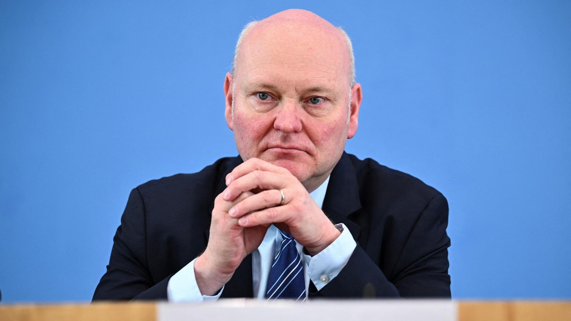 Wirtschaftsweiser Truger zum Haushaltsstreit