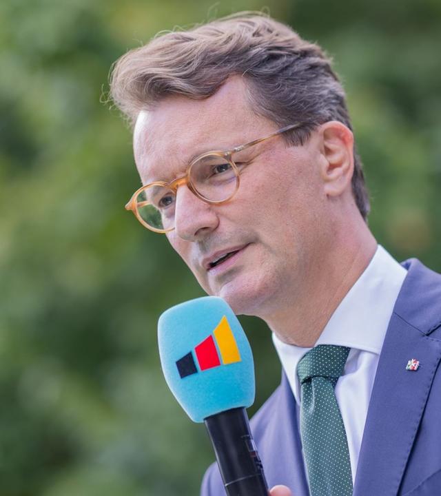 Wüst: "Demokratie vor Ort ist lebendig"