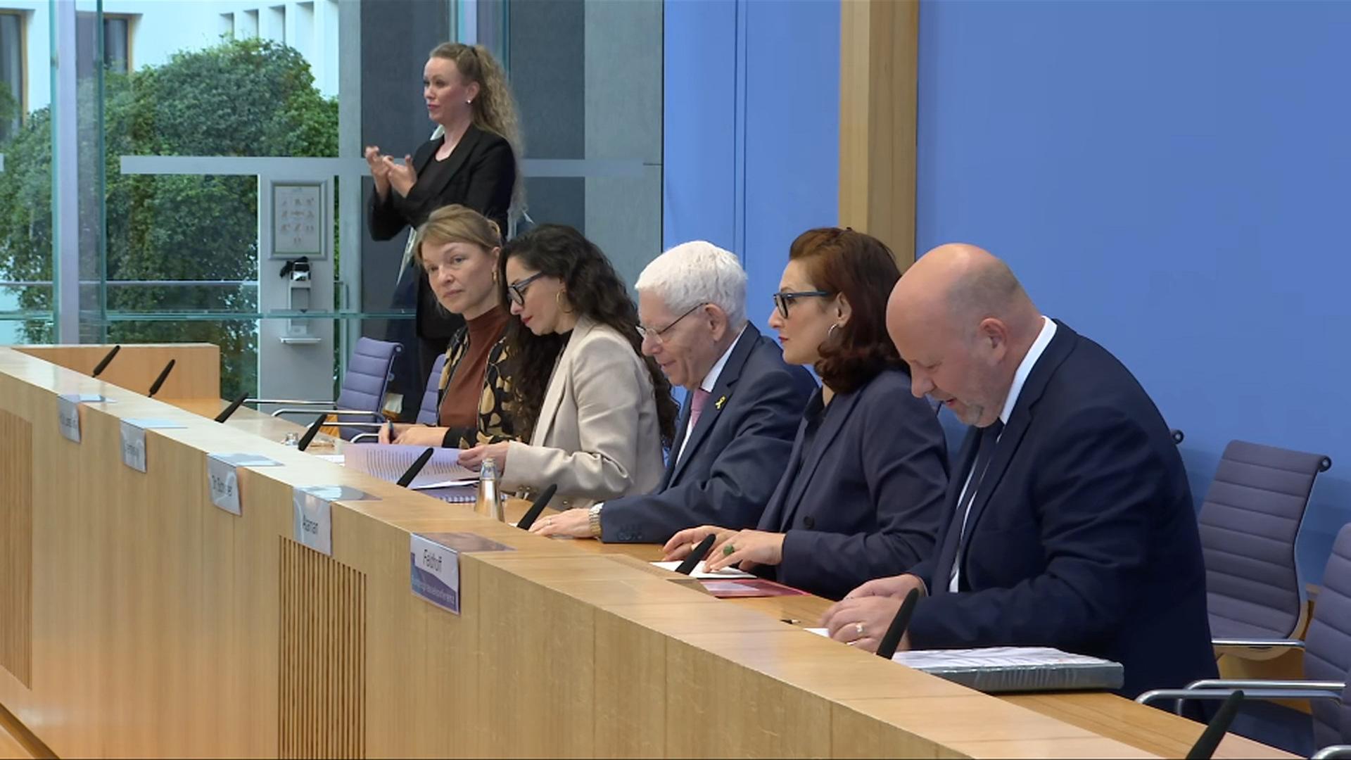 "Zahl antisemitischer Vorfälle um ein Vielfaches gestiegen"