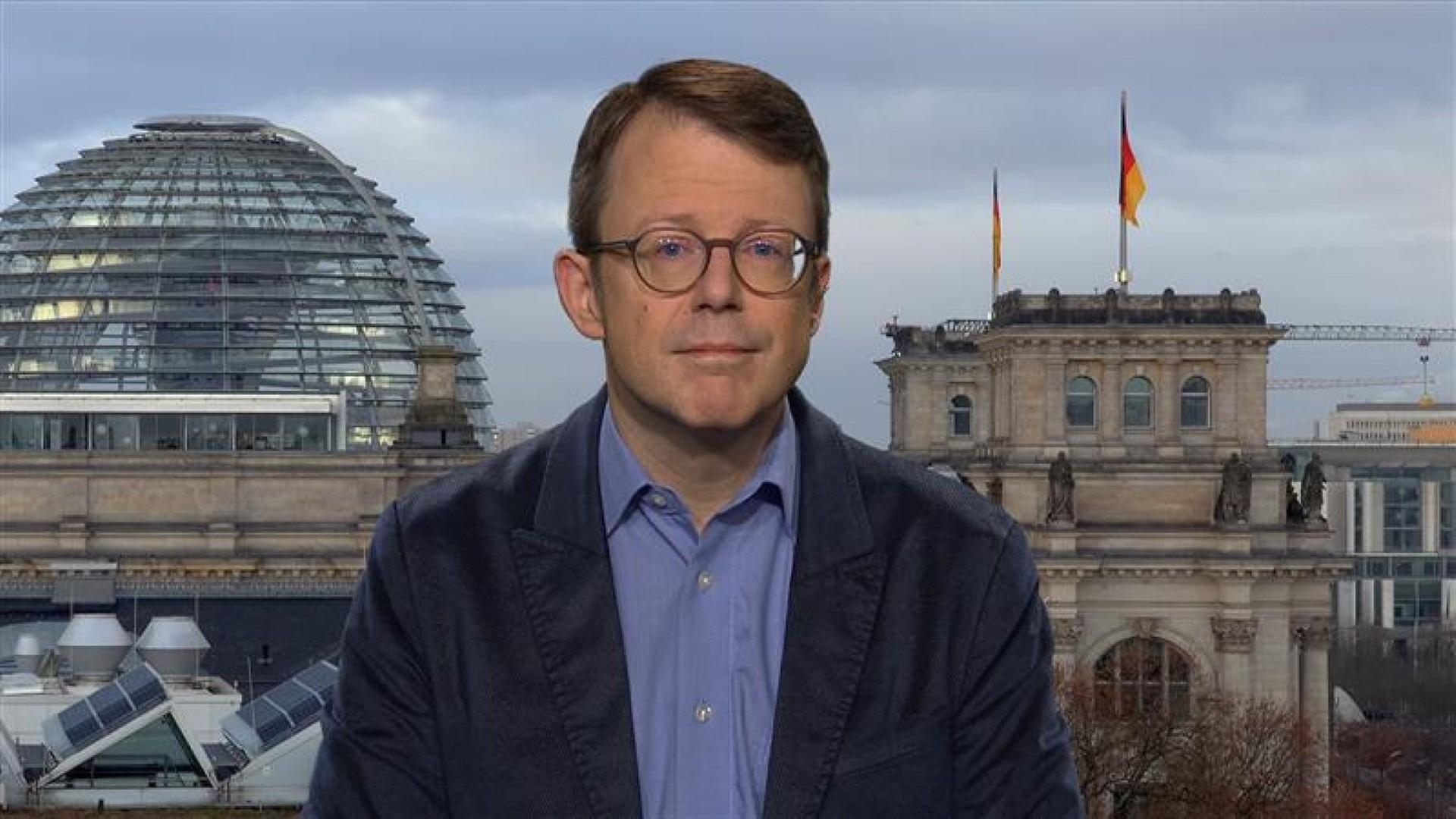 Zu den Friedensplänen: Ukraine darf nicht nochmal angegriffen werden