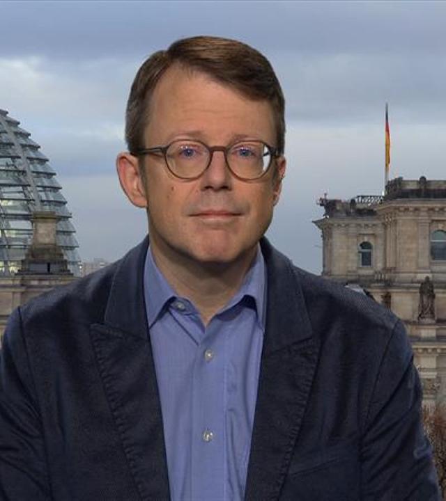 Zu den Friedensplänen: Ukraine darf nicht nochmal angegriffen werden