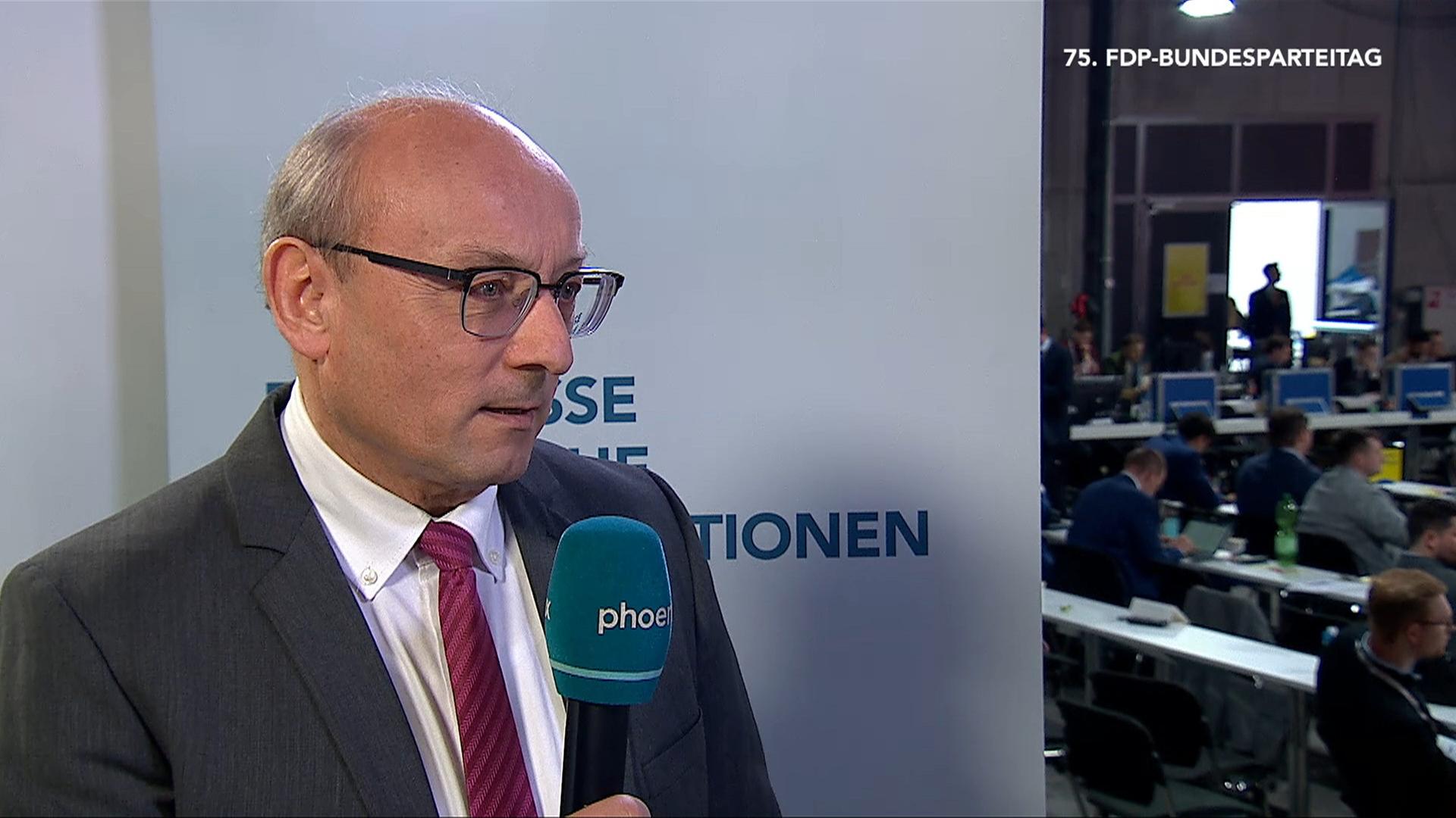 Zur Rede von Strack-Zimmermann