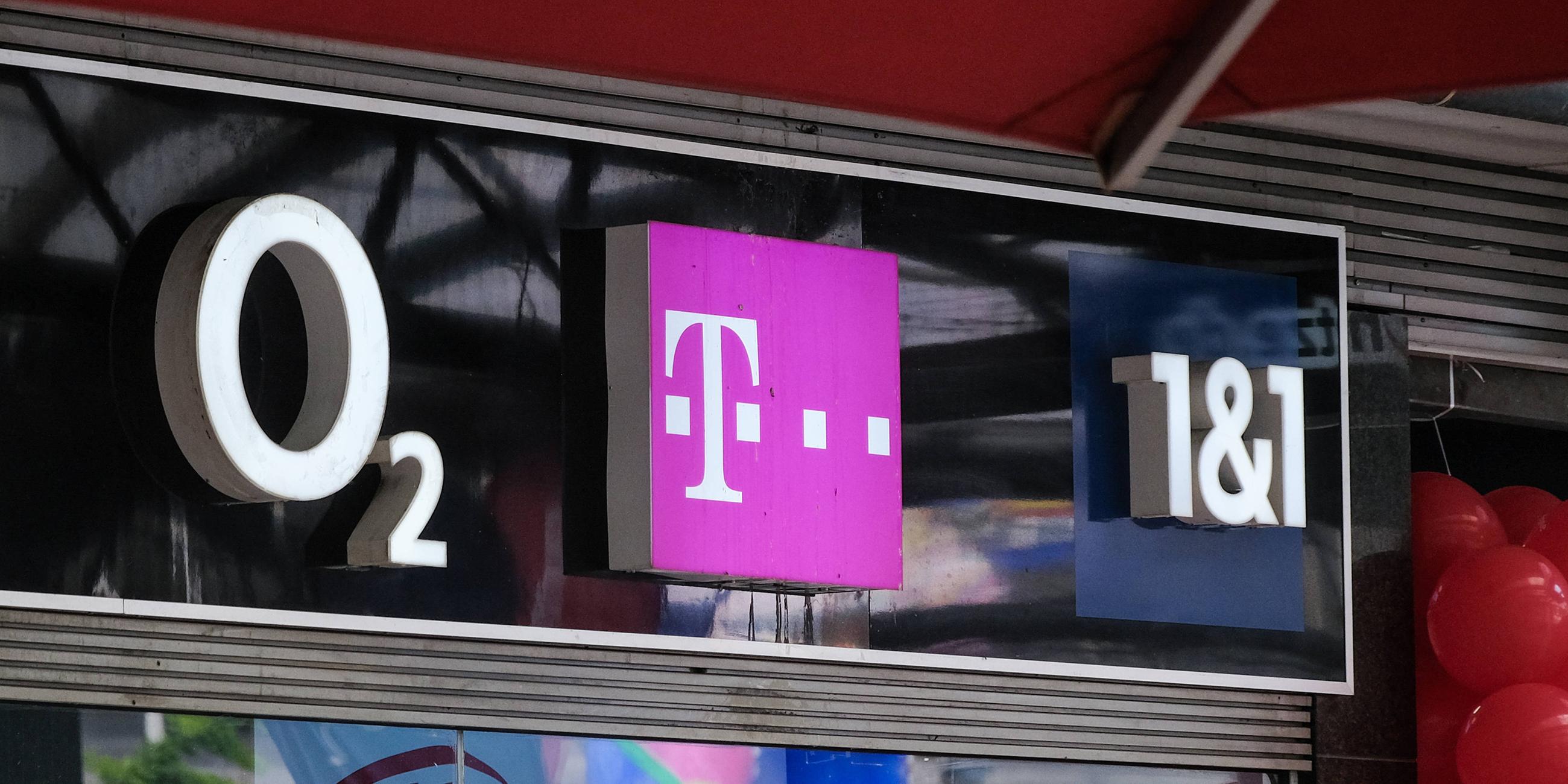 Symbolbild Telekommunikation: O2 Telekom und 1&1 