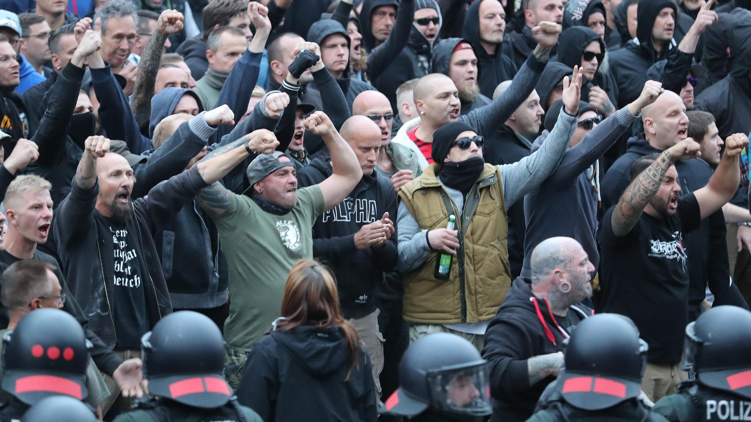 Aggressive Proteste der rechten Szene in Chemnitz.