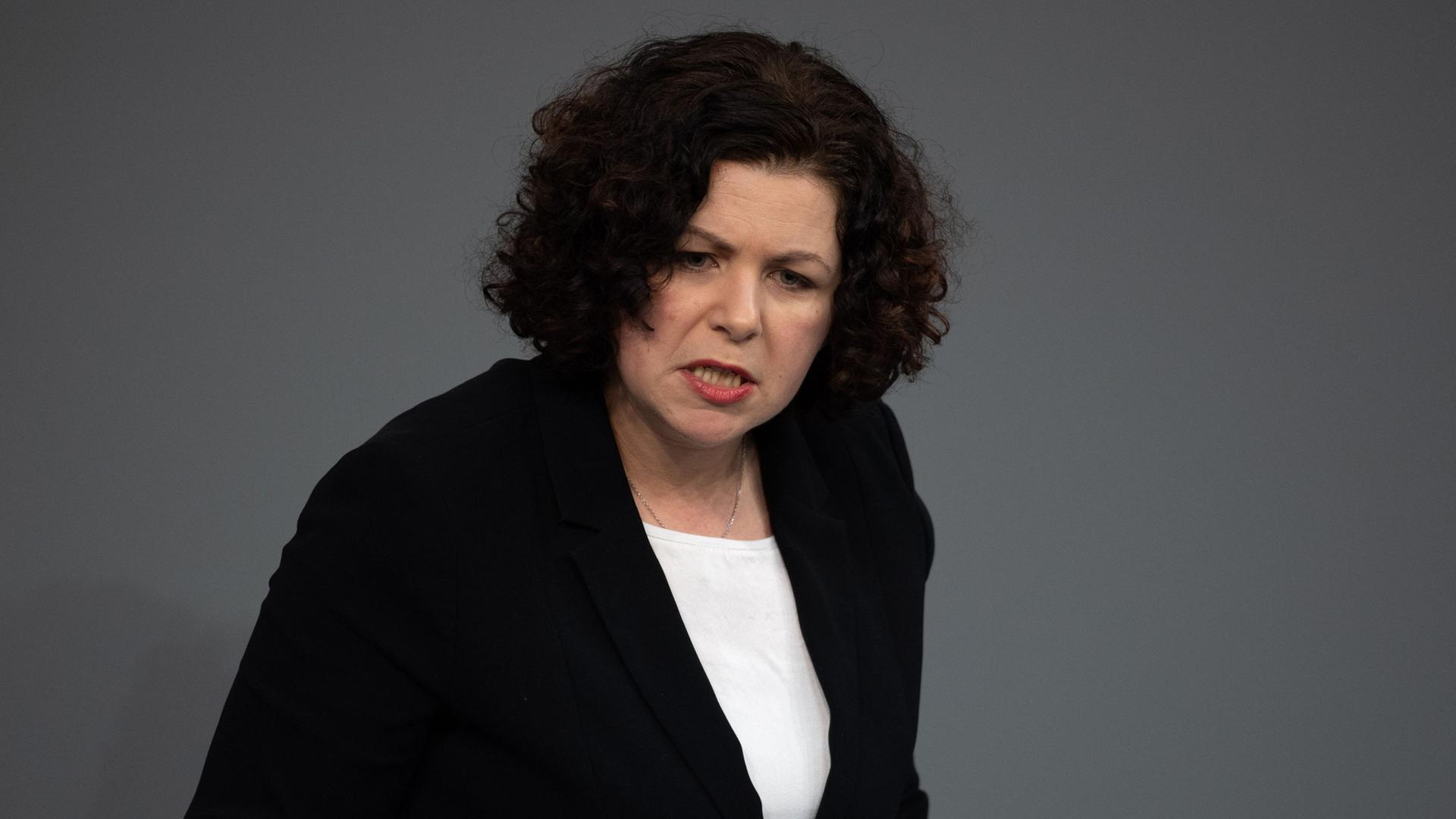 Amira Mohamed Ali spricht im Bundestag. Archivbild