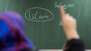 Religion An Schulen Mehr Schuler Im Islam Unterricht Zdfmediathek