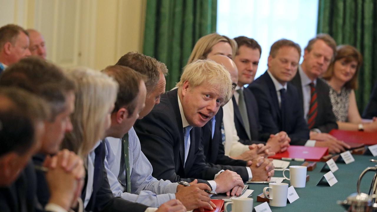 Neues britisches Kabinett: Erste Treffen unter Johnson - ZDFheute