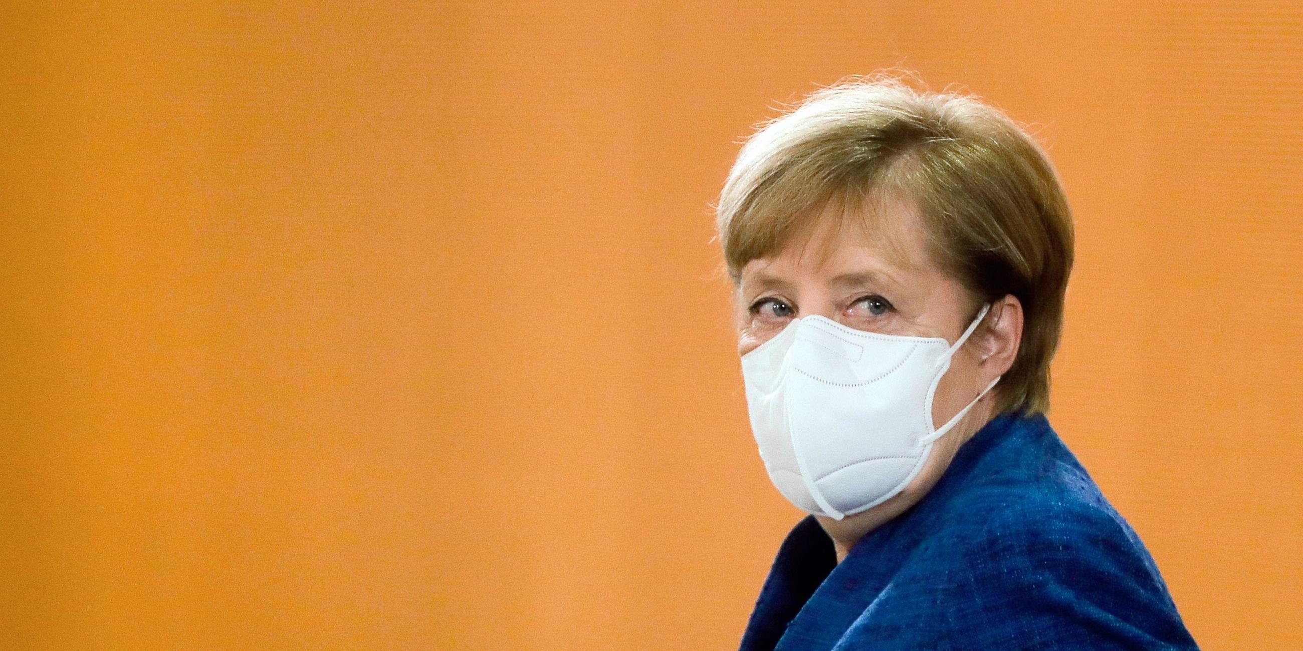 Bundeskanzlerin Angela Merkel (CDU) trägt eine Maske. Archivbild