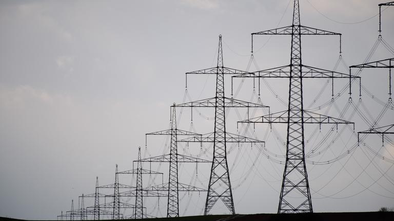 Der Ausbau der Stromnetze sorgt für reichlich Diskussionen.