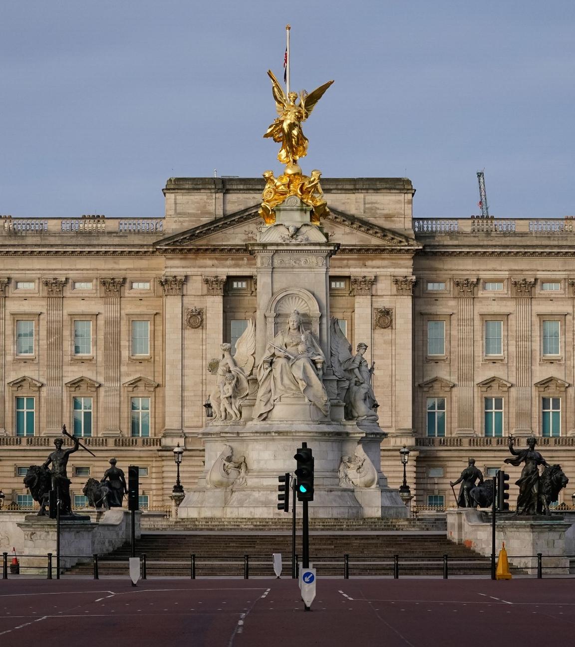 Der Platz vor dem Buckingham-Palast. Symbolbild