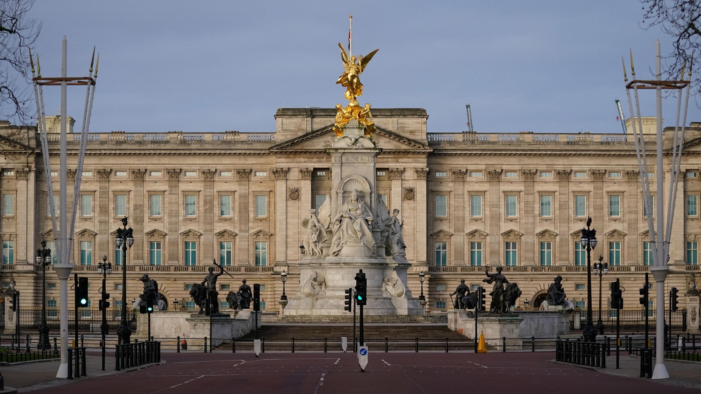 Der Platz vor dem Buckingham-Palast. Symbolbild