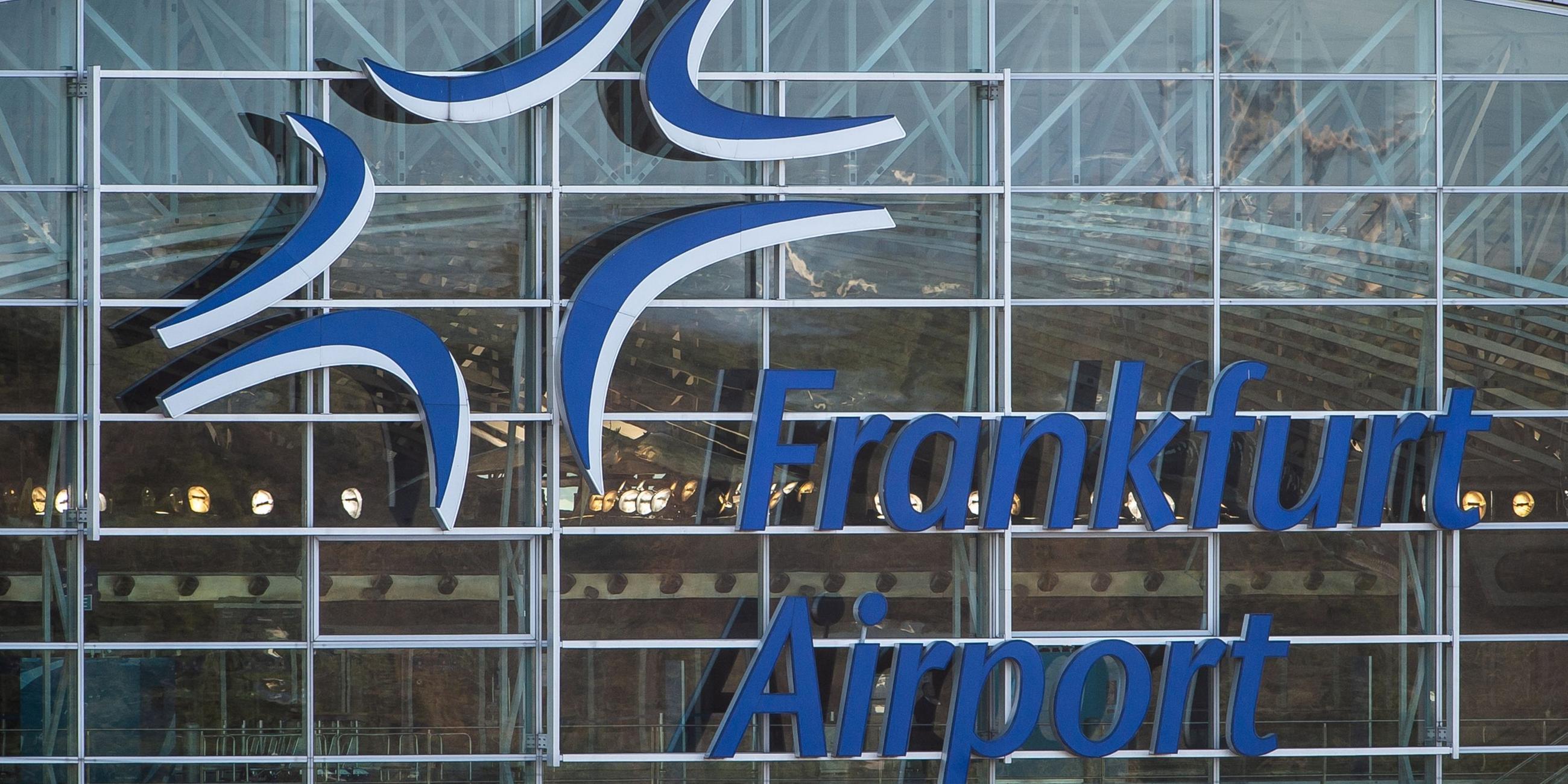 Der Schriftzug Frankfurt Airport. Archivbild