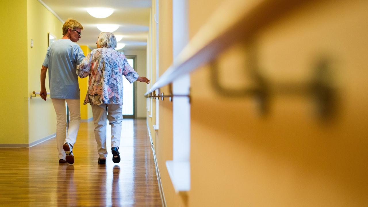 Pflegeheim-Kosten: Angehörige werden entlastet - ZDFheute