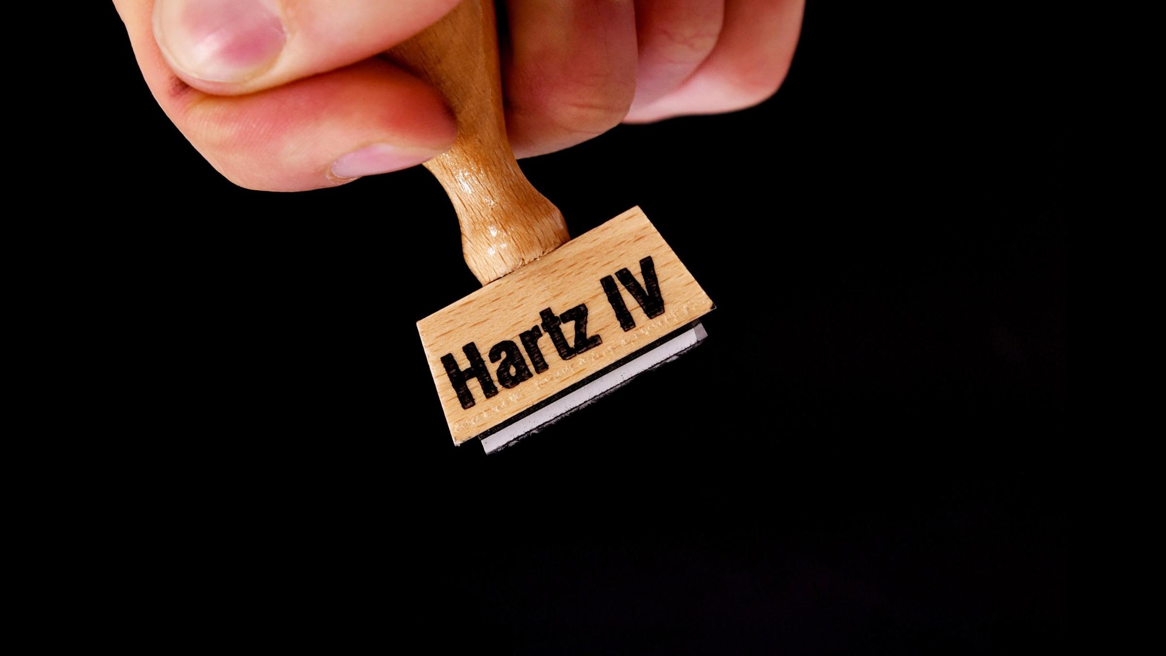 Berliner Sozialgericht 16 000 Offene Hartz Iv Verfahren Zdfheute
