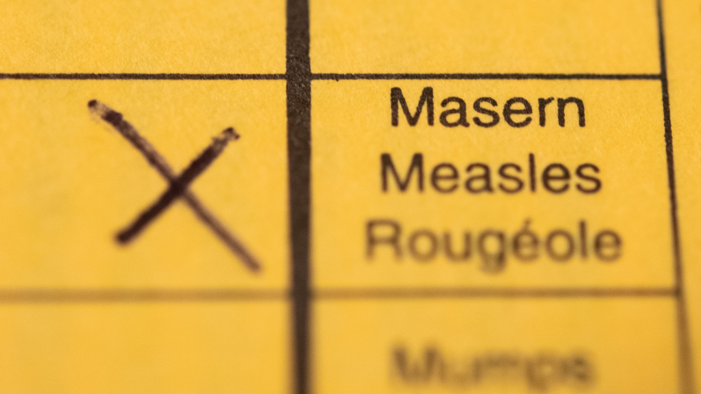 Impfpass mit eingetragener Masern-Impfung.
