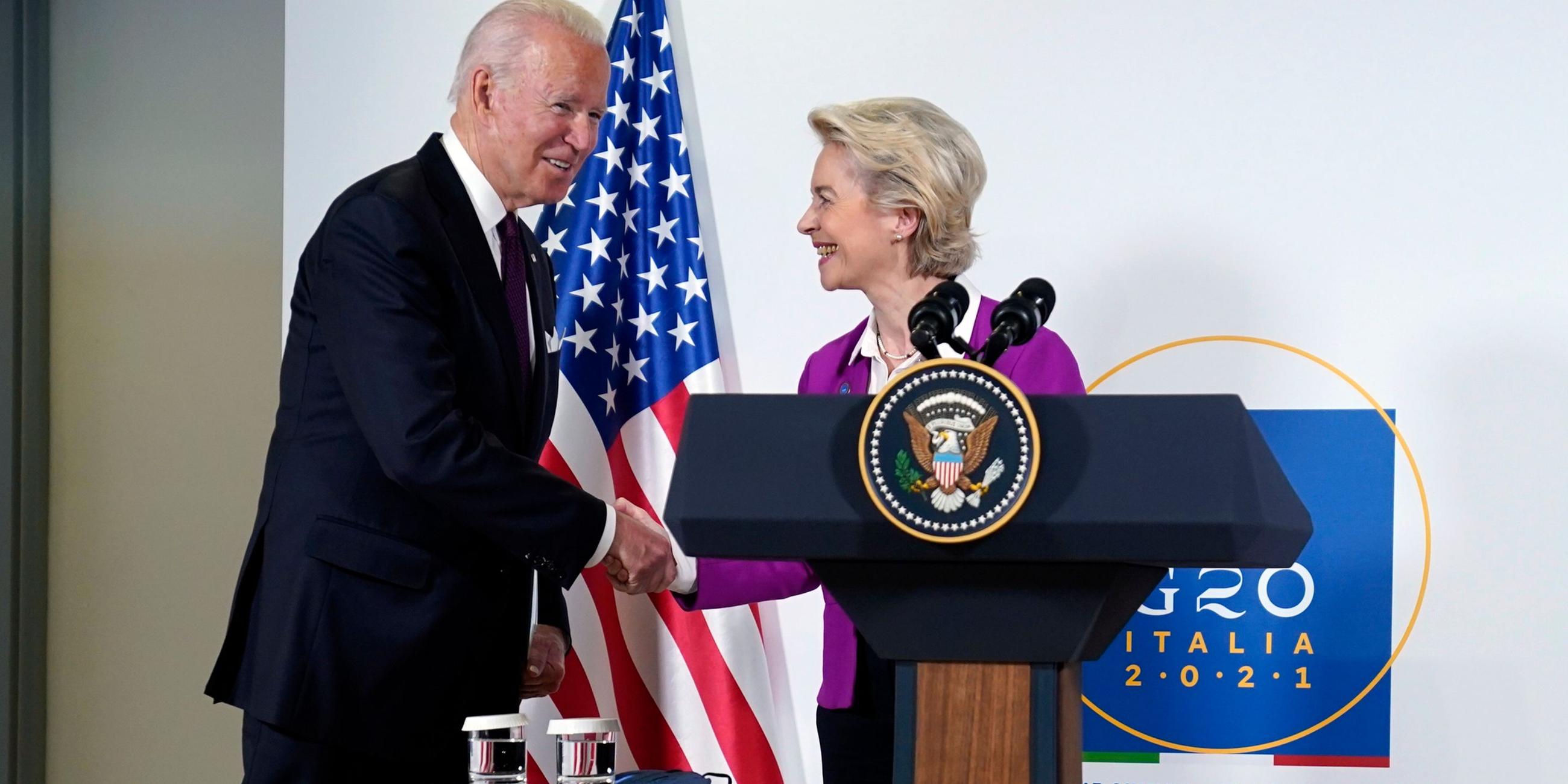 Joe Biden und Ursula von der Leyen beim G20-Gipfel. Archivbild