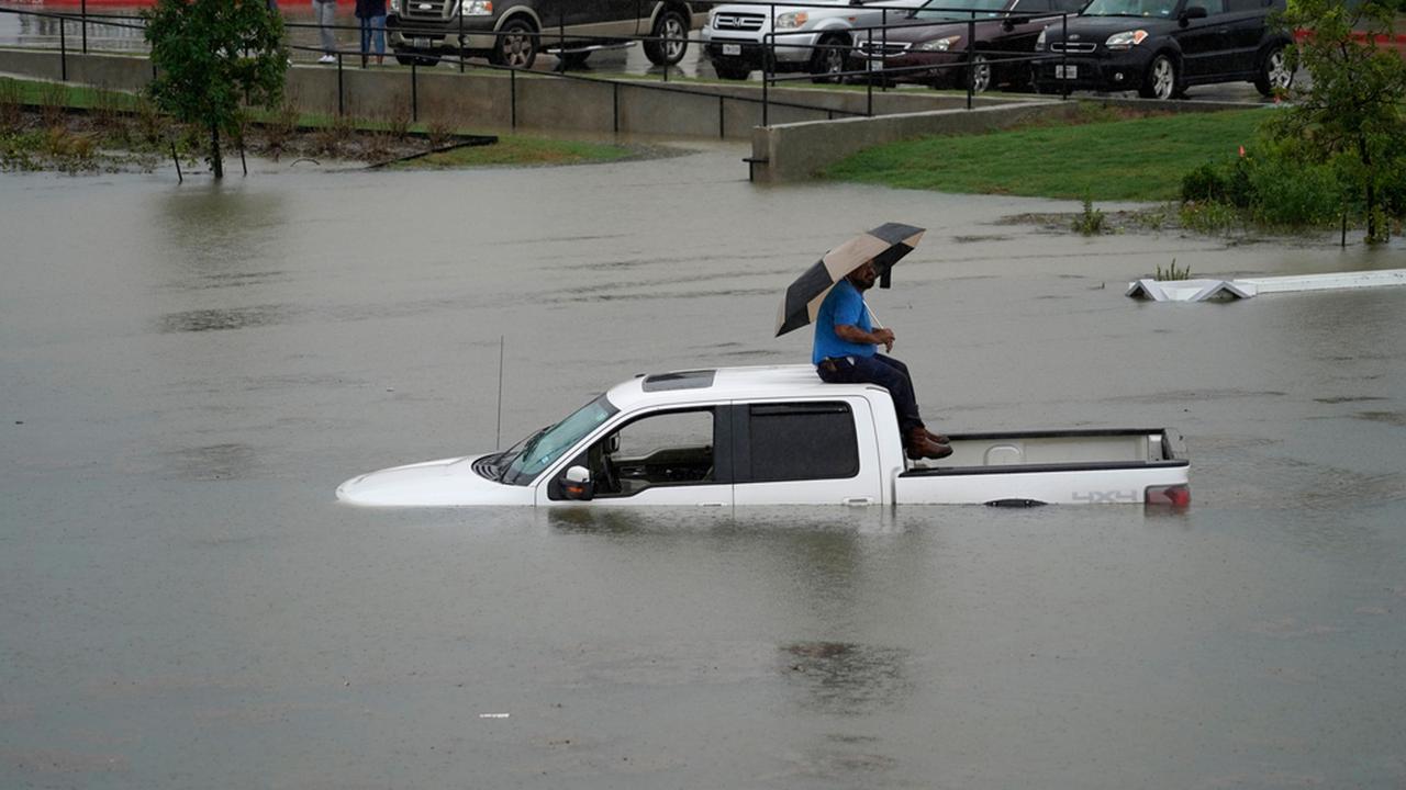 Folgen Von Tropensturm Imelda Tote Bei Uberschwemmungen In Texas Zdfheute