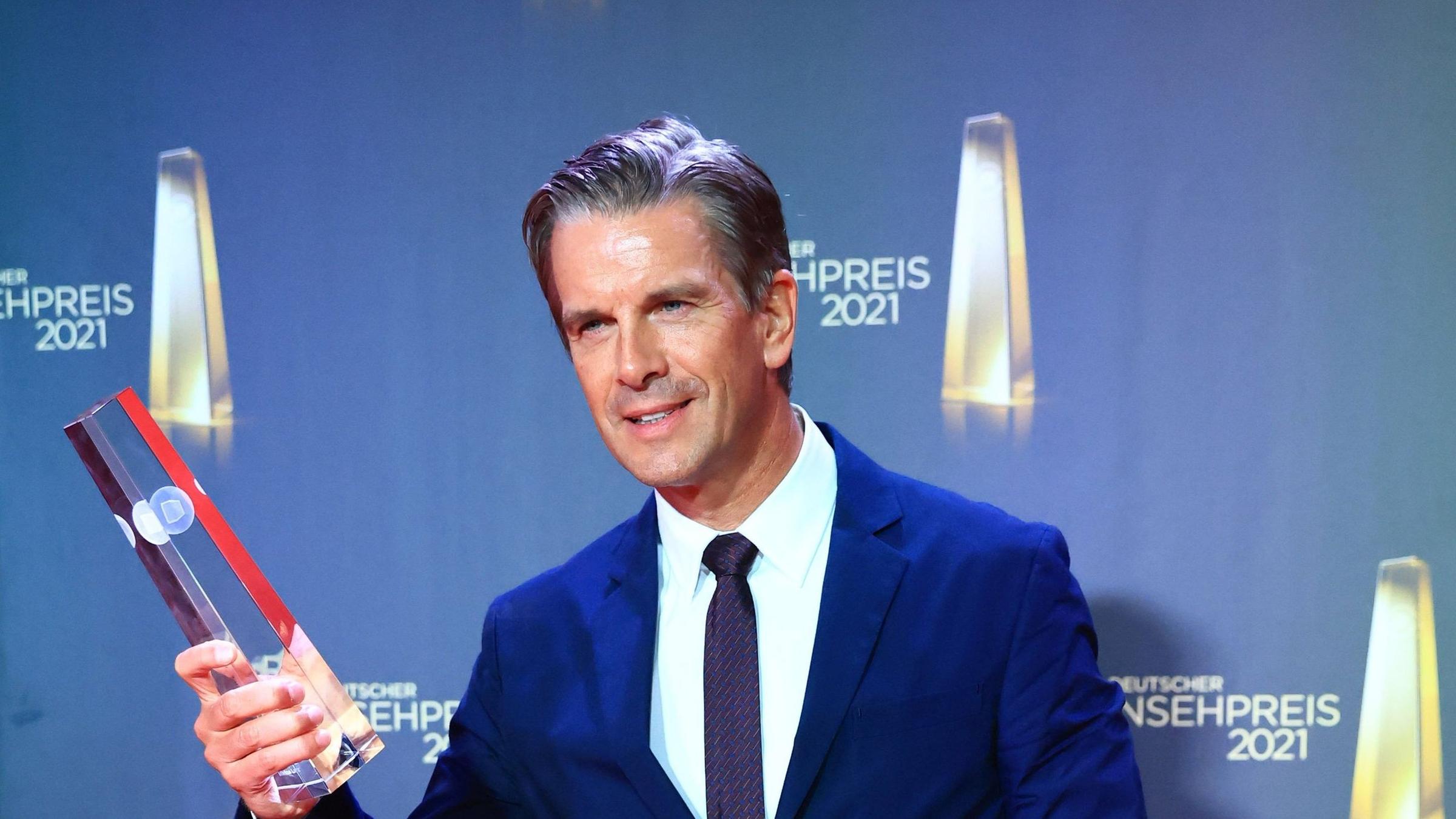 Markus Lanz freut sich über den Deutschen Fernsehpreis.