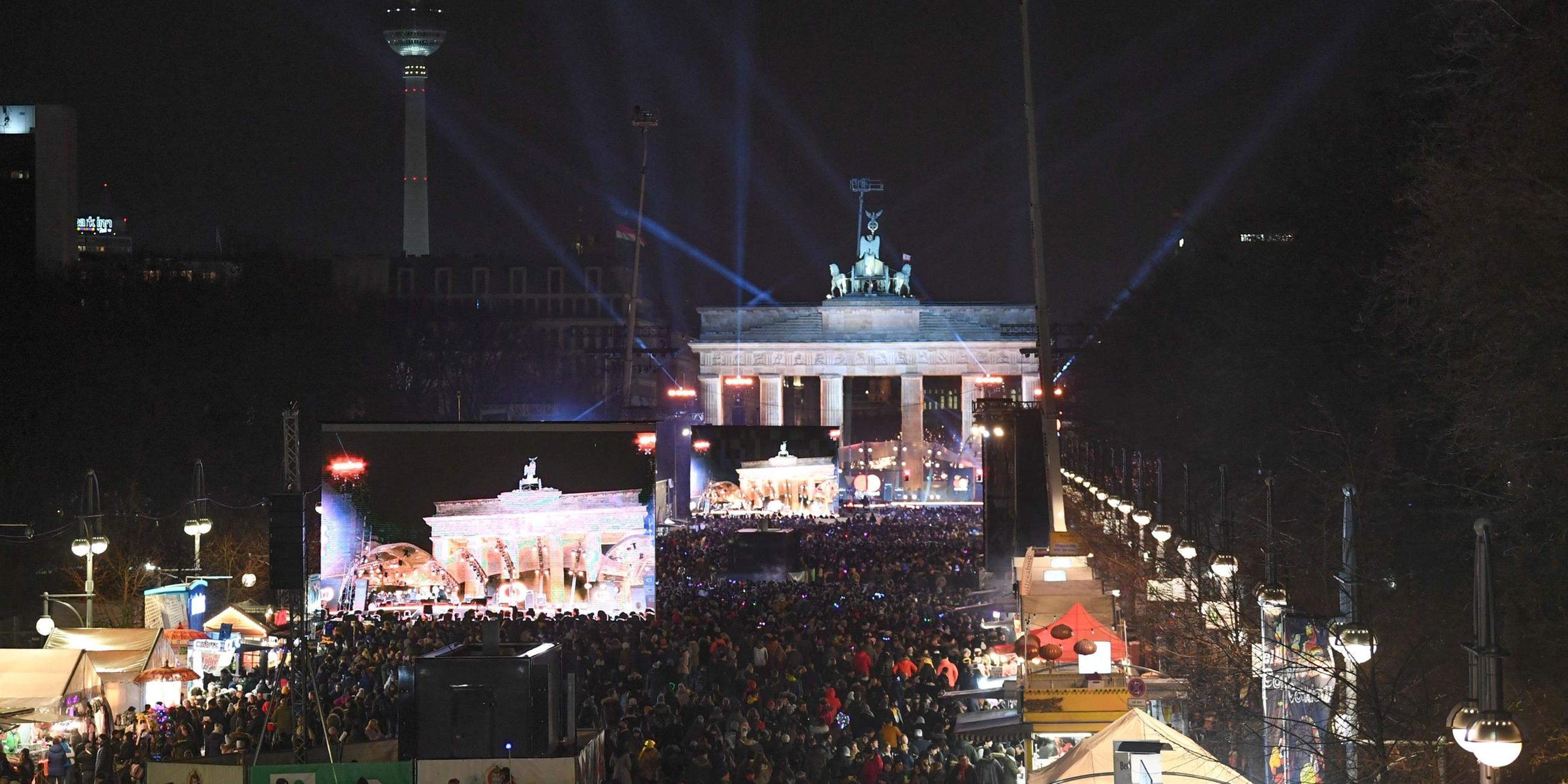 Party zum Jahreswechsel am Brandenburger Tor.
